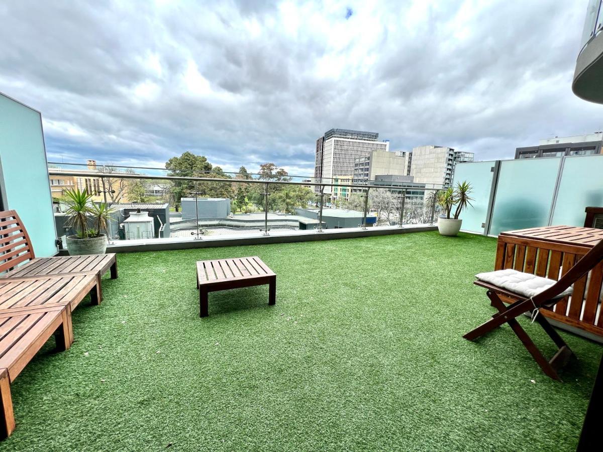 Readyset Apartments At Emerald Melbourne Exterior foto