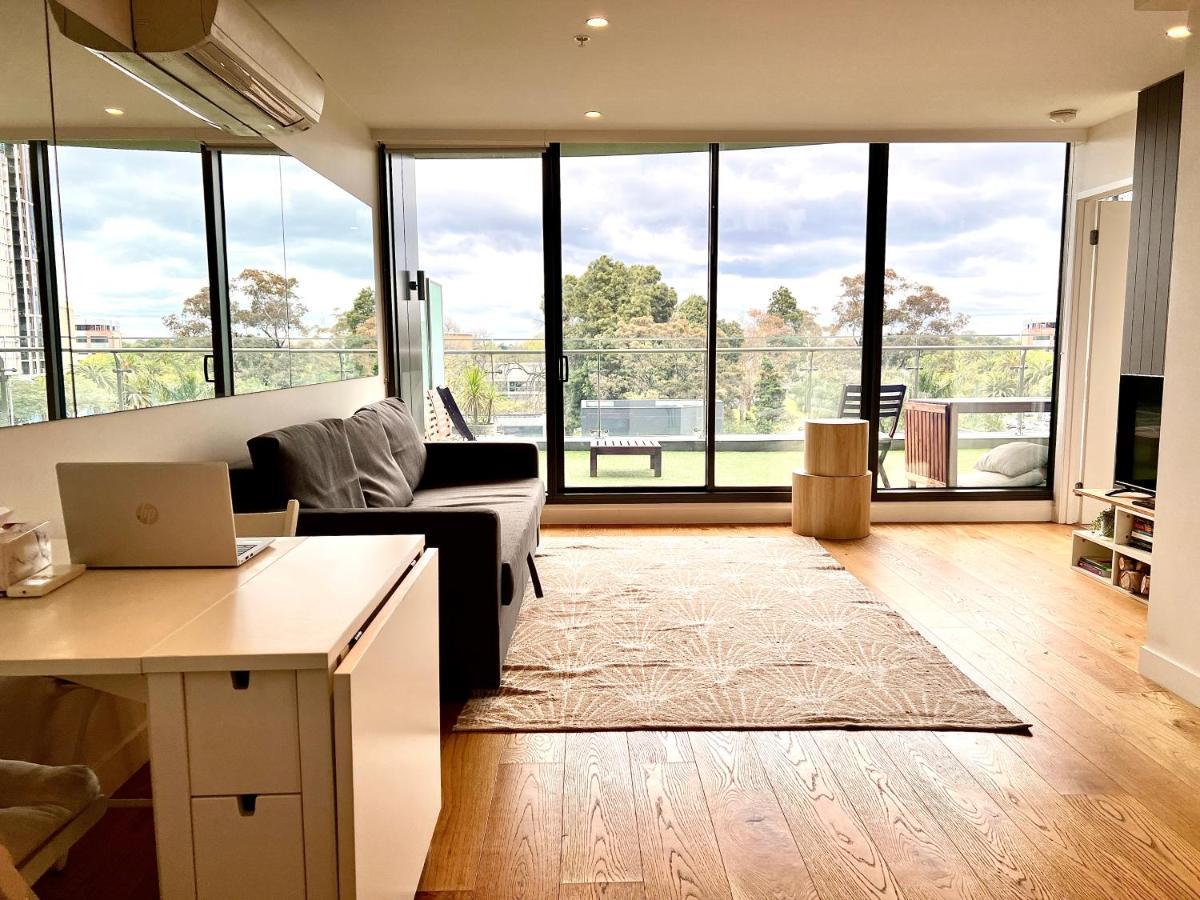 Readyset Apartments At Emerald Melbourne Exterior foto