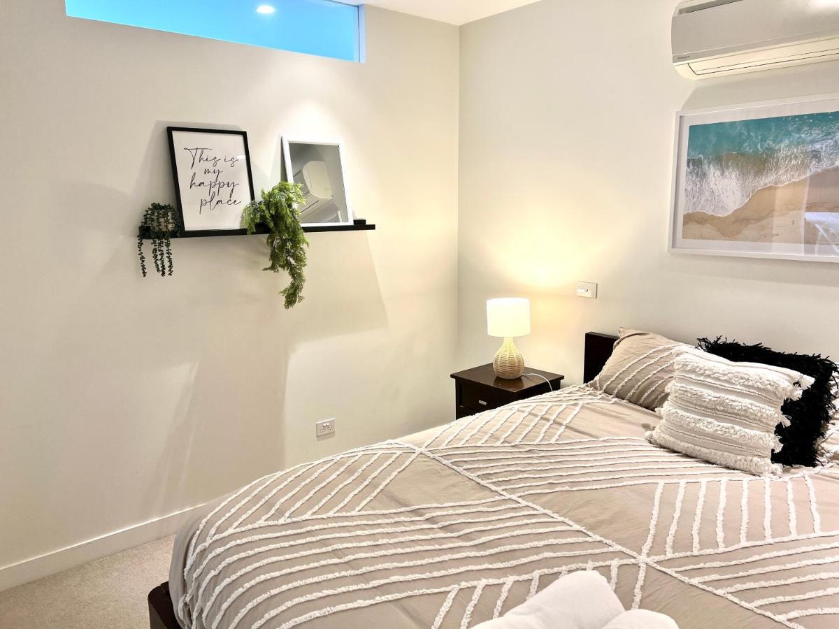 Readyset Apartments At Emerald Melbourne Exterior foto