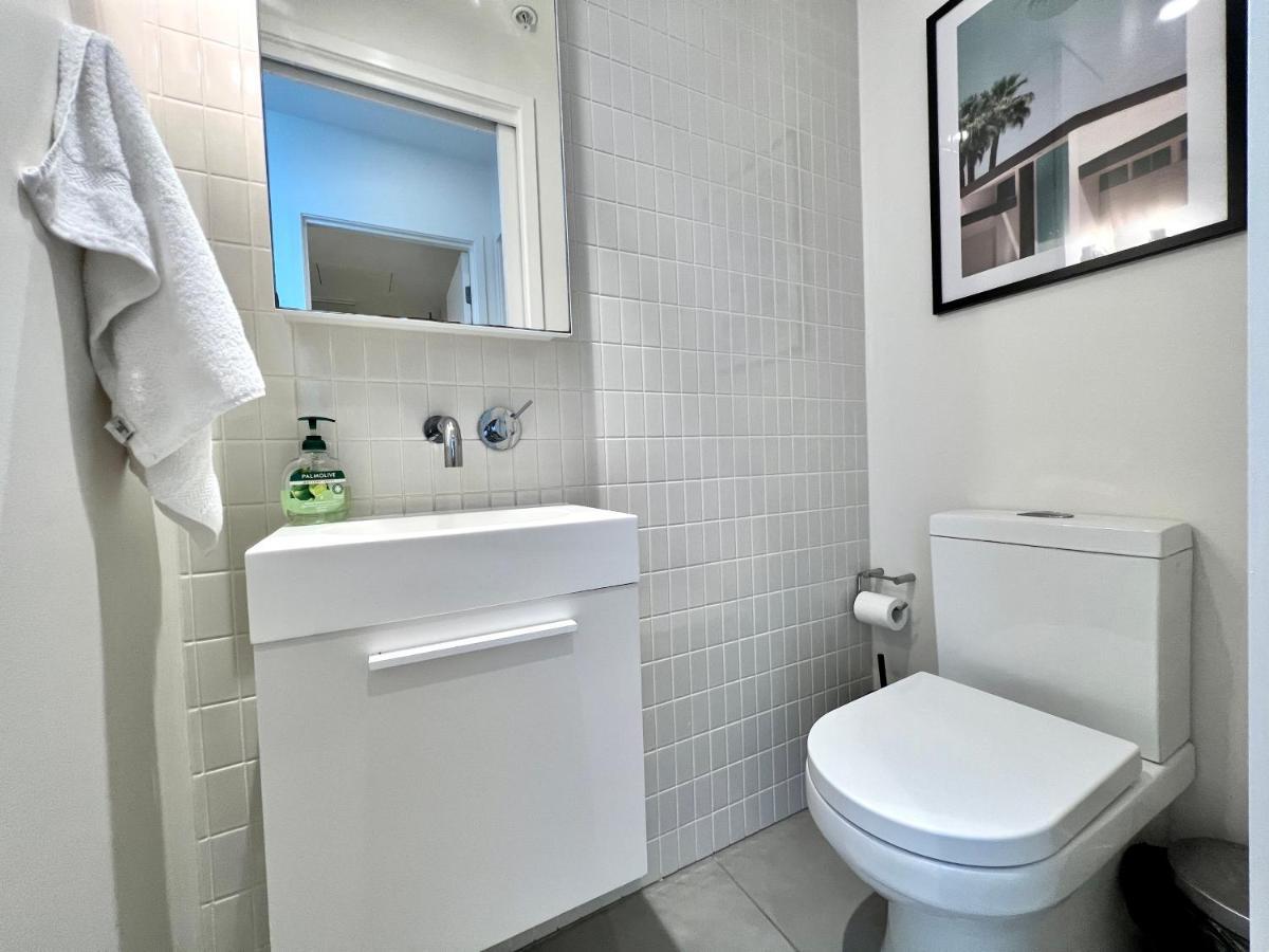 Readyset Apartments At Emerald Melbourne Exterior foto